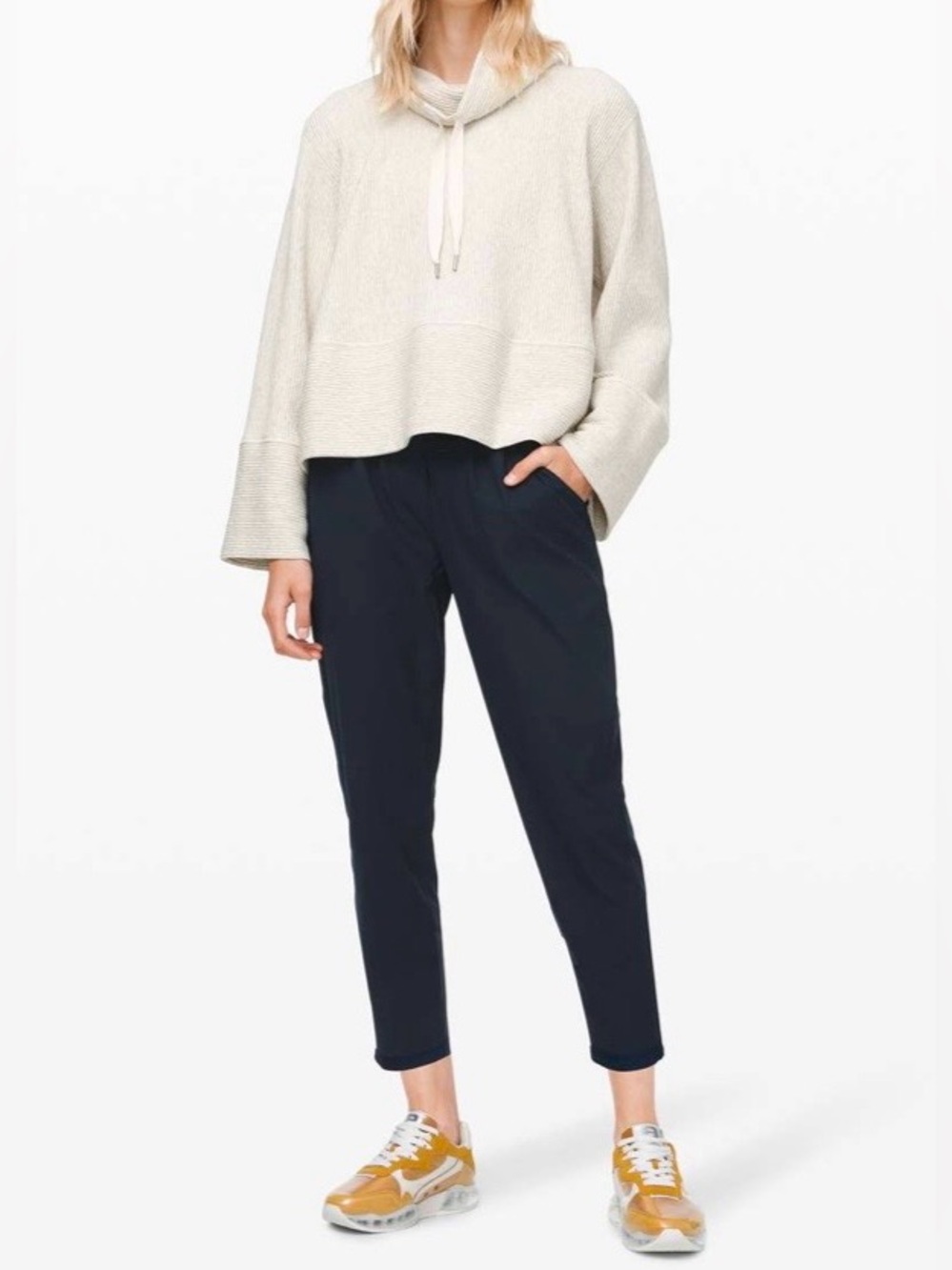 Lululemon Women’s 4 Essential High-Rise Black Career Travel Pull On Pant Trouser